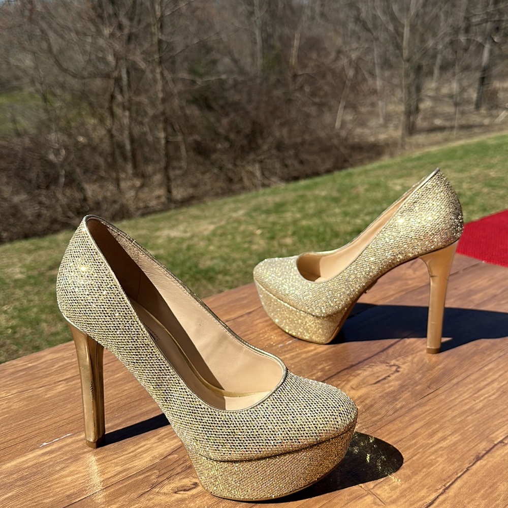 Guess Gold Sparkly Heels Size 6.5 M used good condition
